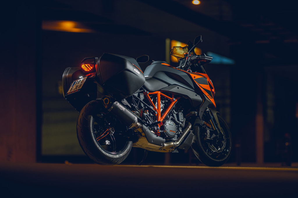 KTM PRÄSENTIERT DIE KTM 1290 SUPER DUKE GT DES MODELLJAHRES 2022