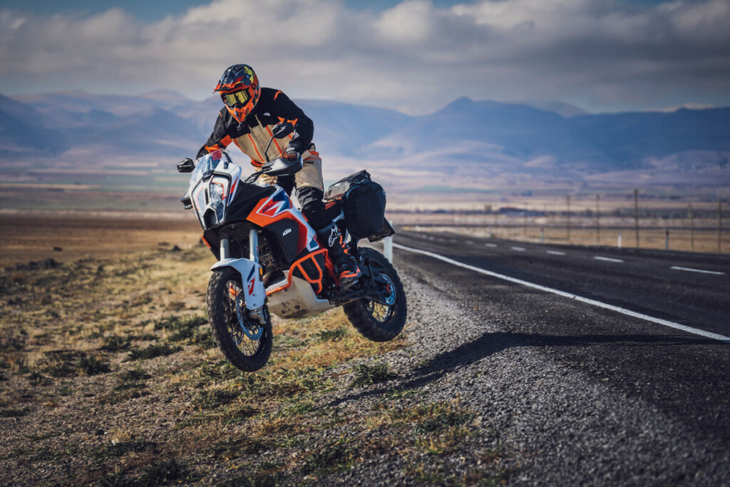ABSEITS DER STRASSE? KEIN PROBLEM!  - MIT DER KTM 1290 SUPER ADVENTURE R DES MODELLJAHRES 2023