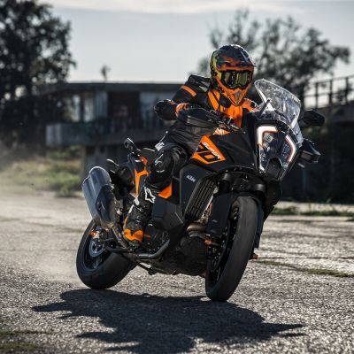 2023 KTM 1290 SUPER ADVENTURE S (1)