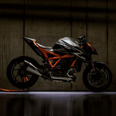 MY23 KTM 1290 SUPER DUKE RR_Static F (1)