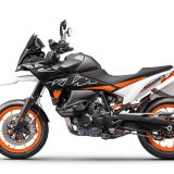 509828_MY23 KTM 890 SMT_90-Left_Studio