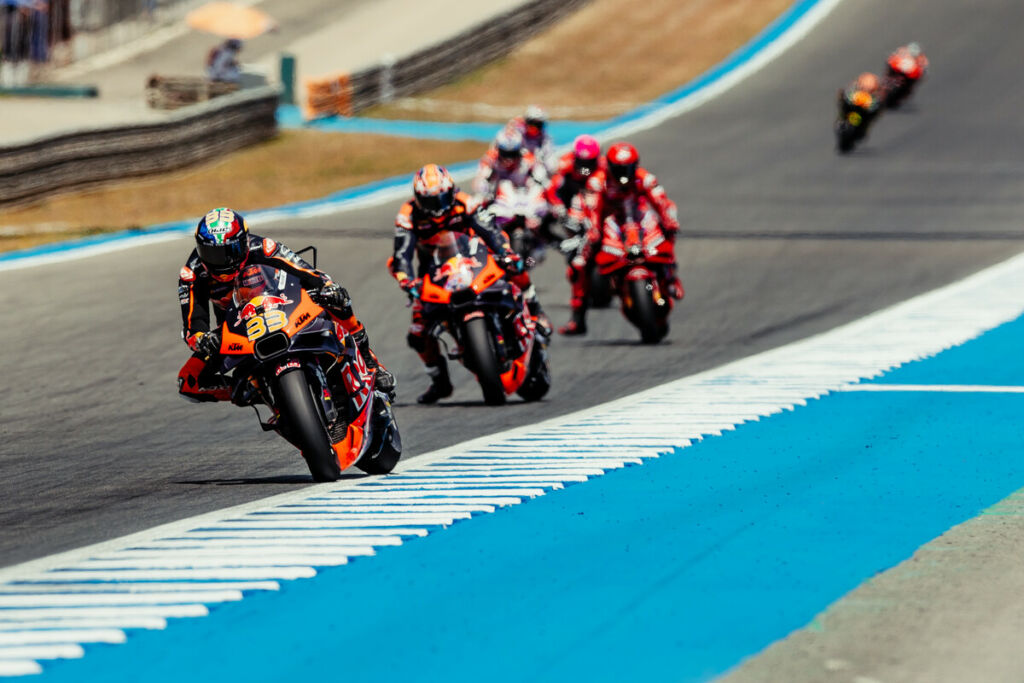 RED BULL KTM VERABSCHIEDET MEILENSTEIN-MOTOGP™-WOCHENENDE IN SPANIEN MIT DOPPELPODIUM