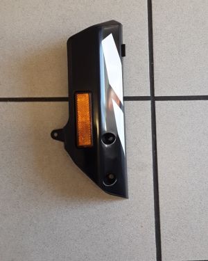 Kotflügelträger rechts schwarz incl. Reflector