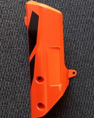 Kotflügelträger links orange ohne reflector