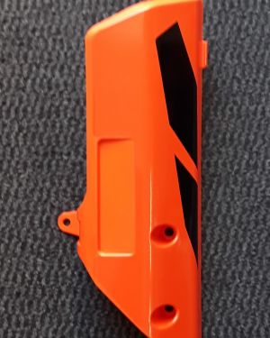 Kotflügelträger rechts orange ohne Reflector