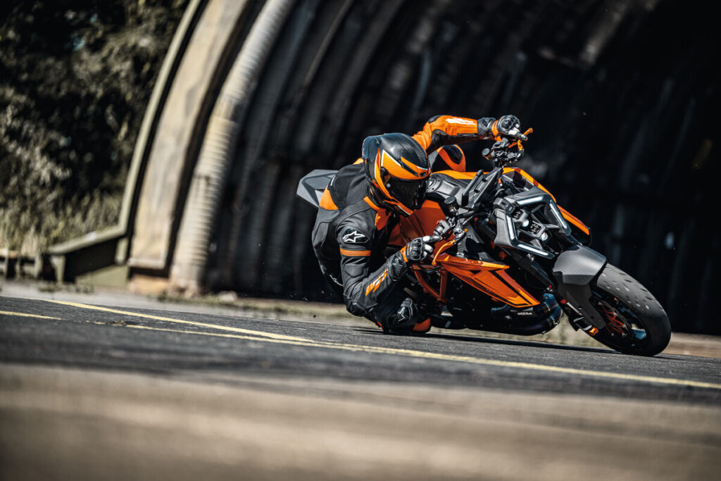 DIE NEUE KTM 1390 SUPER DUKE R – DIE WIEDERGEBURT DES BEAST