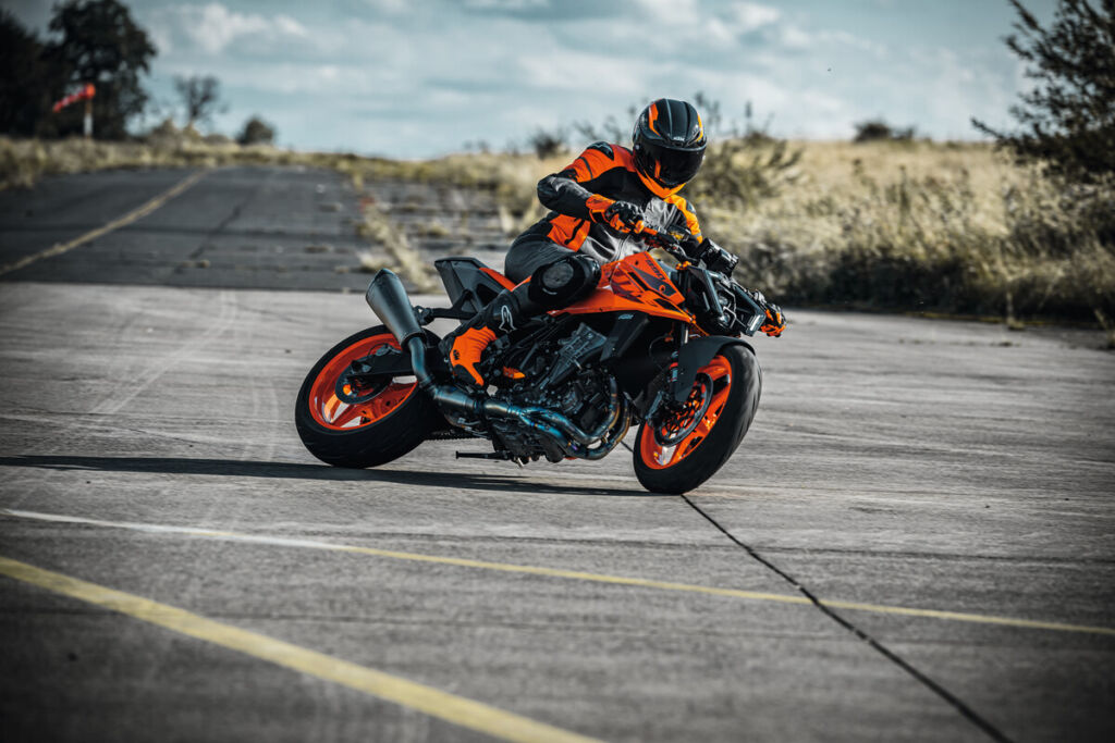 DIE KTM 990 DUKE DES MODELLJAHRES 2024 – EIN ECHTER VOLLTREFFER