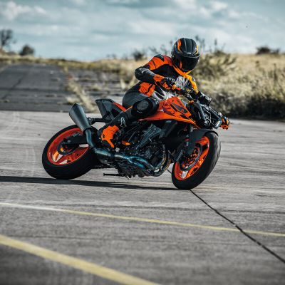 MY24 KTM 990 DUKE (1)