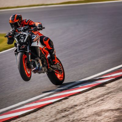 2025 KTM 990 DUKE R
