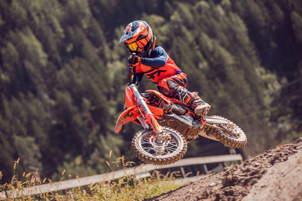 SPAß UND SPANNUNG MIT DEN KTM SX-E MODELLEN FÜR 2025