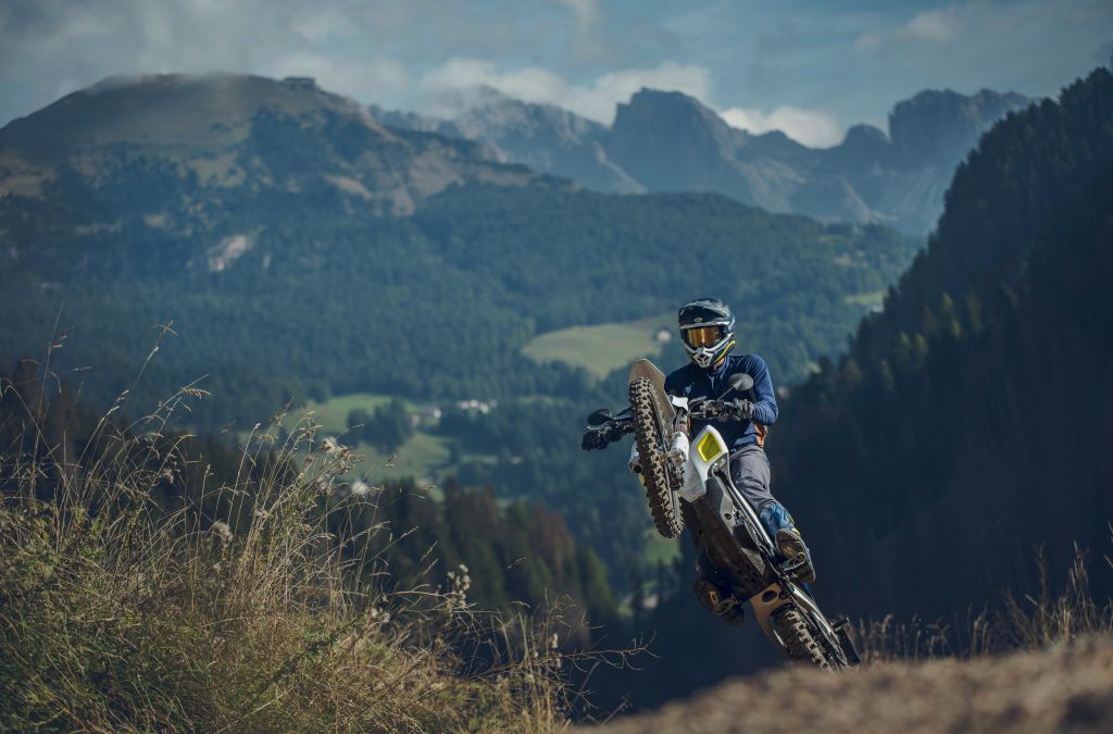 Husqvarna Mobility erweitert sein Angebot an Elektromotorrädern um den brandneuen Pioneer