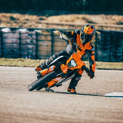 2025 KTM 125 and 390 SMC R (3)