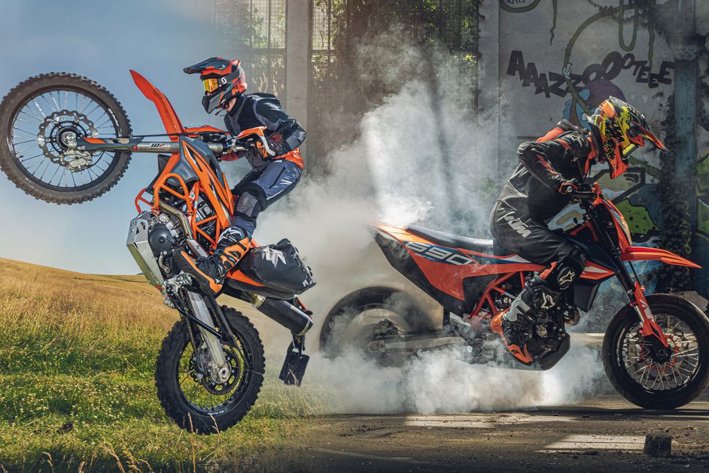 LEGEN SIE DIE MESSLATTE HÖHER: KTM PRÄSENTIERT DIE 2026ER KTM 690 ENDURO R UND KTM 690 SMC R