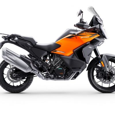 641794_MY25_KTM_1390_Super_Adventure_S_Orange_EU_90-Right_EUROPE GLOBAL_STUDIO