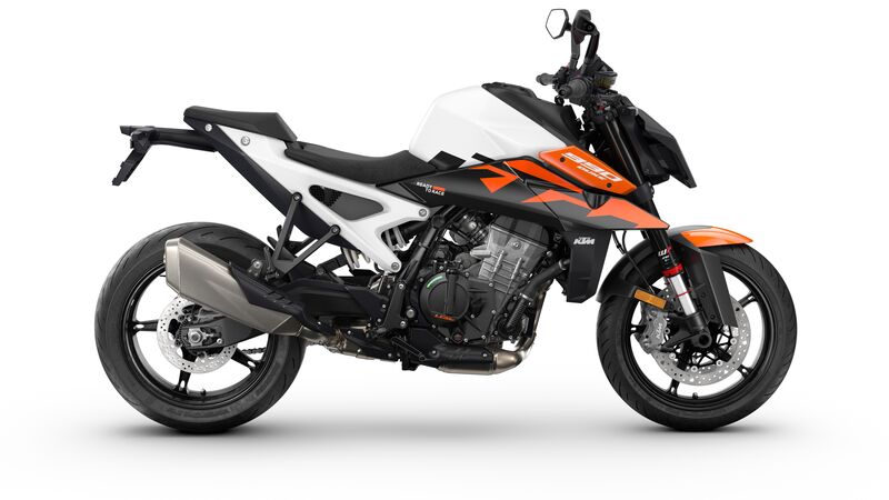 726033_MY26_KTM_990-Duke-90-right_EU_GLOBAL_MY26 KTM 990 DUKE_IMAGES_STUDIO